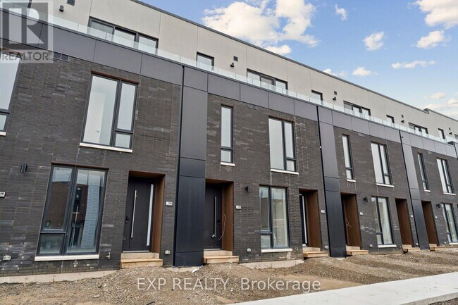 112 EVERETT Cmn in St Catharines, ON - Building Photo - Building Photo