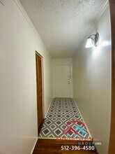 105 Mandalay Ln in San Marcos, TX - Building Photo - Building Photo