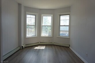 124 Ridge St in Newark, NJ - Building Photo - Building Photo