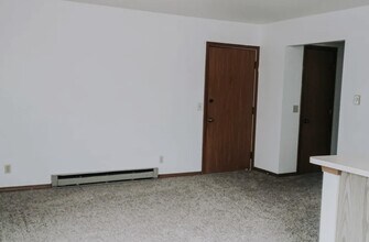 233 High St in Butler, IN - Building Photo - Building Photo