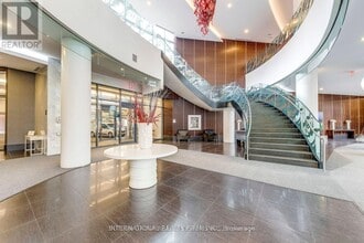 5162 Yonge St in Toronto, ON - Building Photo - Building Photo