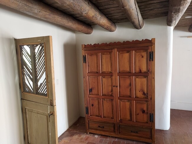 20 Rancho Ancon Ln in Santa Fe, NM - Building Photo - Building Photo