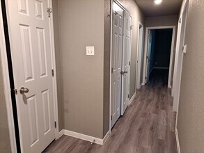 209 W Robin Ln, Unit B in Harker Heights, TX - Building Photo - Building Photo