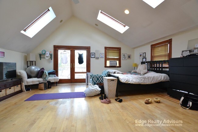 5 A Mapleton St in Boston, MA - Building Photo - Building Photo