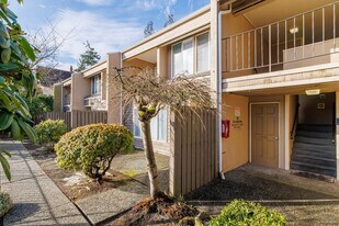 Sunrise Apartments in Everett, WA - Building Photo