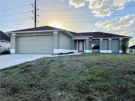 306 SW 24th Ave in Cape Coral, FL - Building Photo