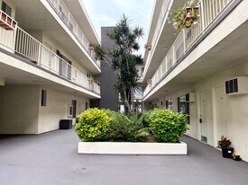 Bronson Towers in Los Angeles, CA - Building Photo