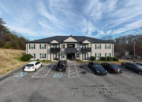 Dunhill Flats in Knoxville, TN - Building Photo