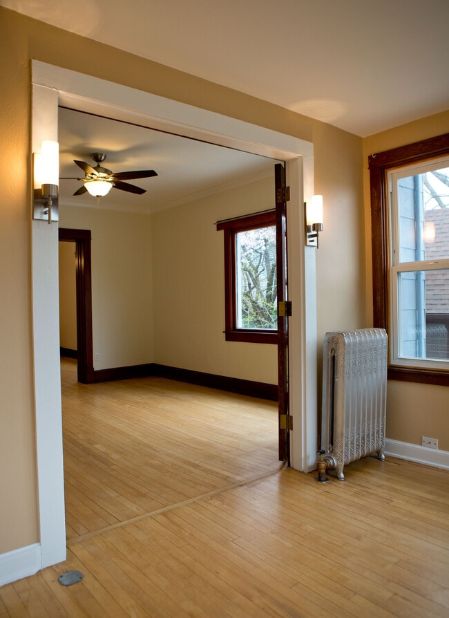 225 Buell St, Unit 1 in Madison, WI - Foto de edificio - Building Photo