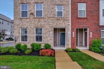 102 Lawndale Dr in Bowie, MD - Building Photo - Building Photo