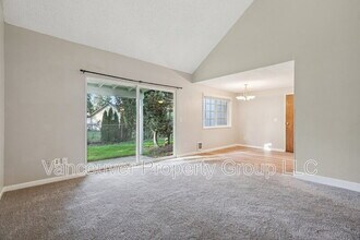 810 NE Pinebrook Ave in Vancouver, WA - Building Photo - Building Photo