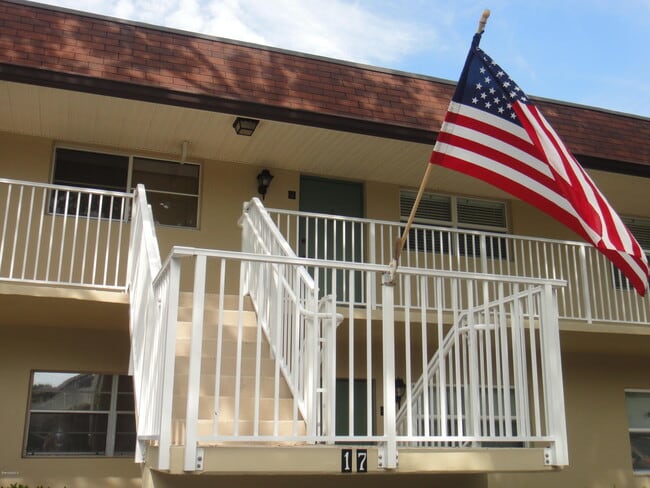 230 Cape Shores Cir in Cape Canaveral, FL - Building Photo - Building Photo