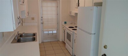 5632 13th St in Zephyrhills, FL - Building Photo - Building Photo