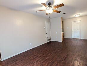 330 Farm to Market 1174-Unit -330 in Bertram, TX - Building Photo - Building Photo