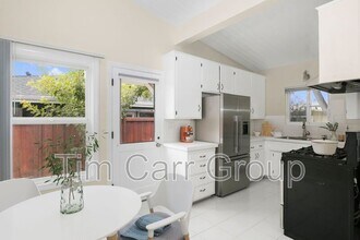 2100 Clay St in Newport Beach, CA - Foto de edificio - Building Photo