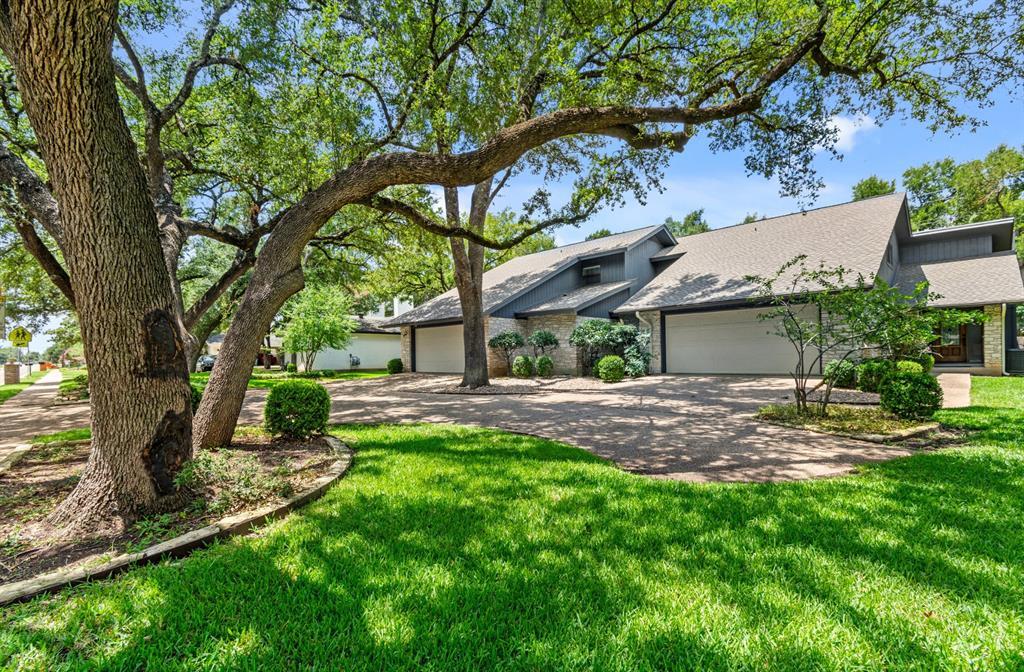 8606 Mesa Dr in Austin, TX - Building Photo