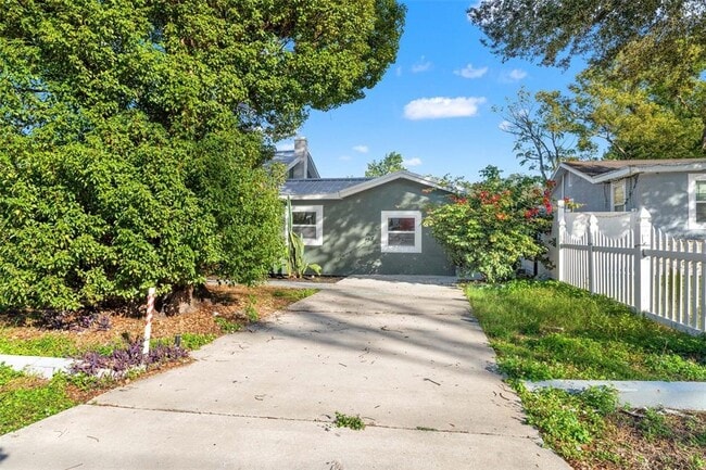8719 N Ola Ave in Tampa, FL - Building Photo - Building Photo