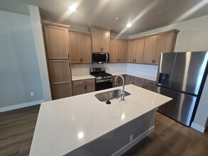 4824 River Roads Dr in Timnath, CO - Building Photo - Building Photo