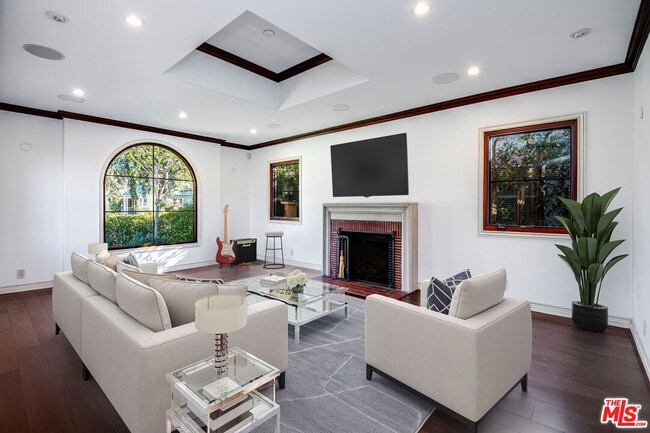 property at 139 S Kilkea Dr