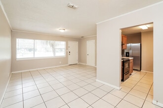 6049 Cedar Hills Blvd in Jacksonville, FL - Building Photo - Building Photo