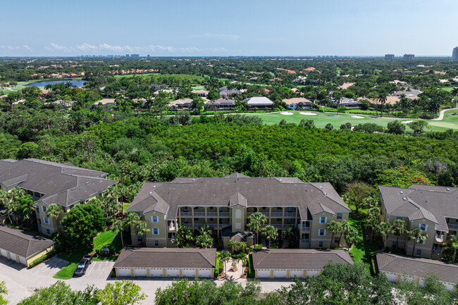 Pointe at Pelican Landing Condos in Bonita Springs, FL - Foto de edificio - Building Photo