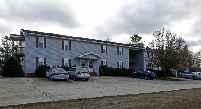 444 W Main St in Clayton, NC - Foto de edificio - Building Photo