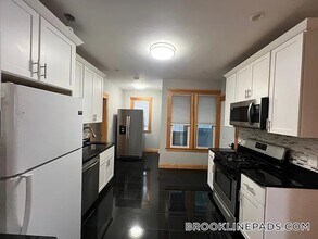 152 Winchester St in Brookline, MA - Building Photo - Building Photo