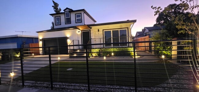 property at 425 Daisy Ln