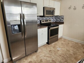 176 Whispering Oaks Dr in Longs, SC - Foto de edificio - Building Photo