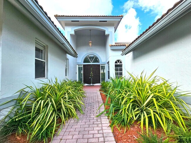 1944 Classic Dr in Coral Springs, FL - Building Photo - Building Photo