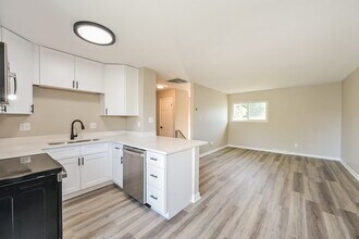 7907 E Fremont Ave in Centennial, CO - Building Photo - Building Photo