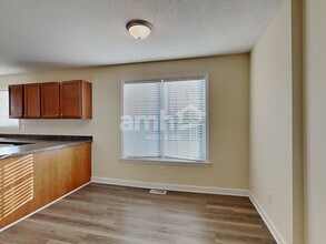 5073 Natalie Temple Ln in Winston-Salem, NC - Foto de edificio - Building Photo