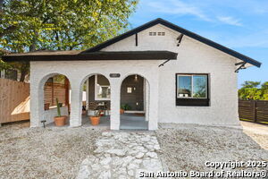 810 Dakota St in San Antonio, TX - Building Photo - Building Photo