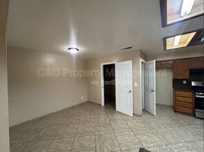 3371 N Forestiere Ave in Fresno, CA - Building Photo - Building Photo