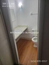 8836E N 95TH St in Milwaukee, WI - Building Photo - Building Photo