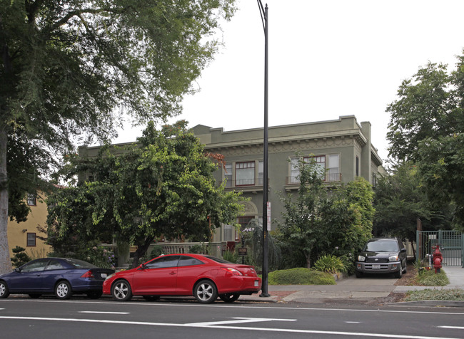 470 S 3rd St in San Jose, CA - Foto de edificio - Building Photo