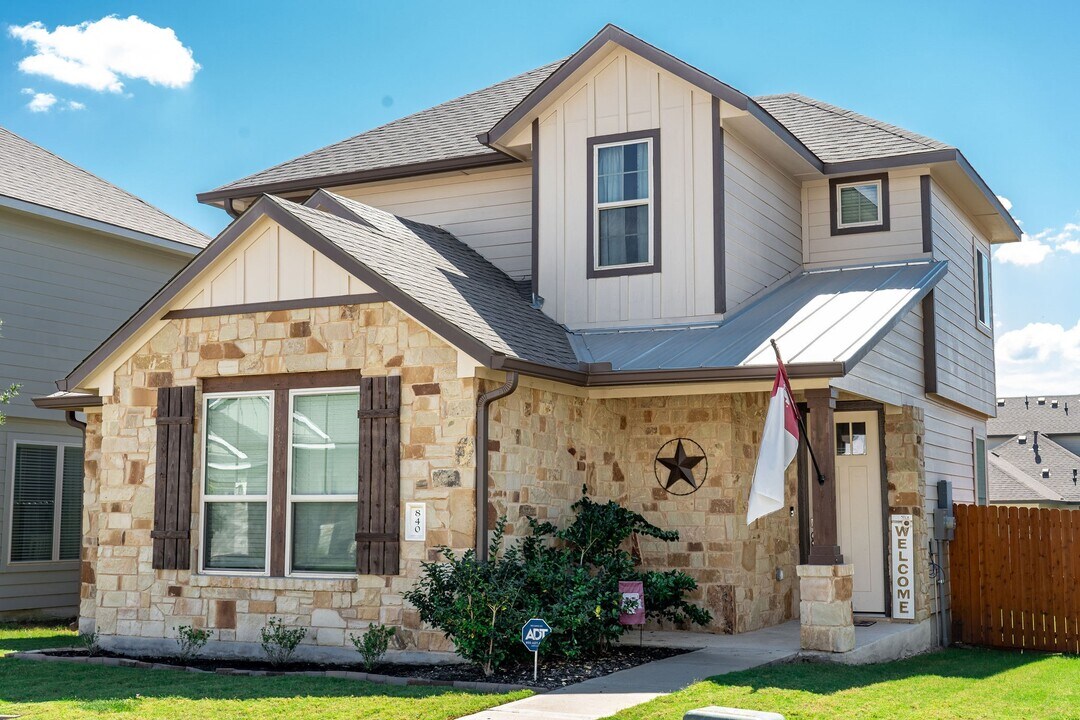 840 Mineral Wells Ln in College Station, TX - Building Photo