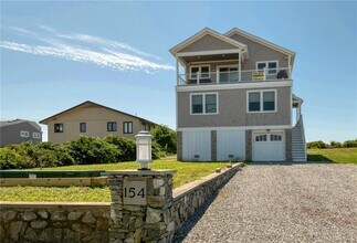 154 Sand Hill Cove Rd in Narragansett, RI - Building Photo - Building Photo
