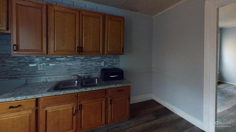 10 Locust St in Rochester, NY - Building Photo