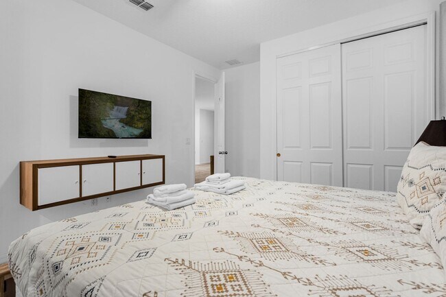 8906 Caroline Bay Ct in Kissimmee, FL - Building Photo - Building Photo