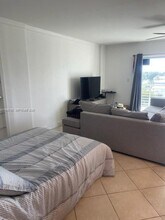 2900 NE 30th St in Fort Lauderdale, FL - Building Photo - Building Photo