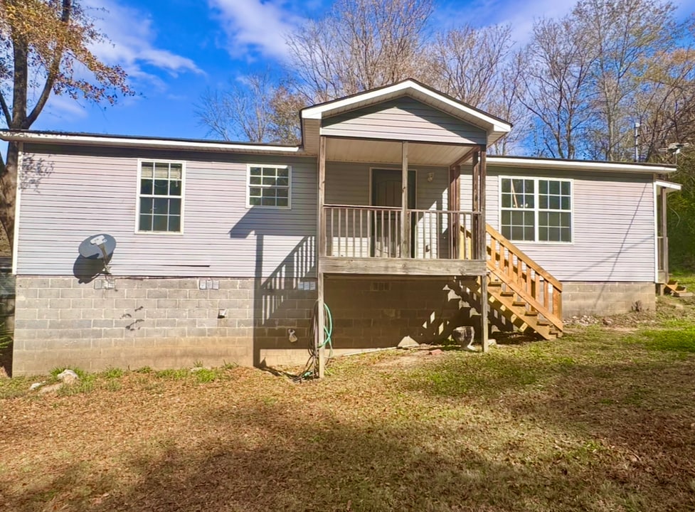 132 Lola St in Springville, AL - Building Photo