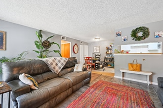 18103 E Kentucky Ave in Aurora, CO - Building Photo - Building Photo