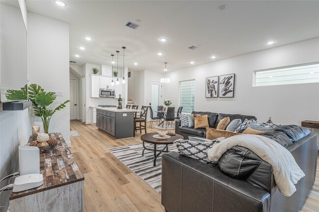 property at 3507 Ennis St