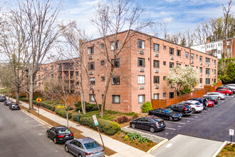 4114 Davis Pl NW in Washington, DC - Building Photo - Primary Photo