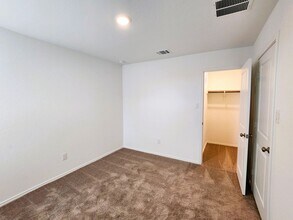 3805 Far Horizon in Seguin, TX - Building Photo - Building Photo