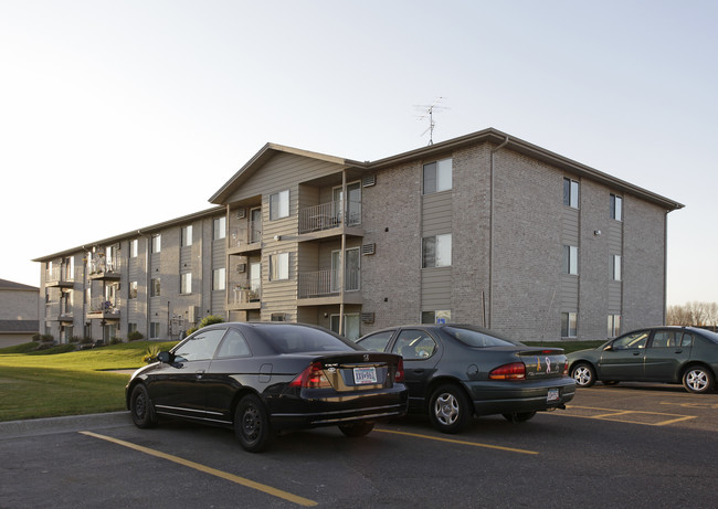 Geneva Place Apartments in Sauk Rapids, MN - Building Photo - Building Photo