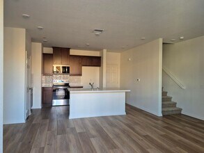 4255 E Carmel Privado in Ontario, CA - Building Photo - Building Photo