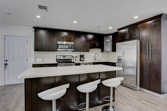 3517 NW 179th St in Miami Gardens, FL - Foto de edificio - Building Photo