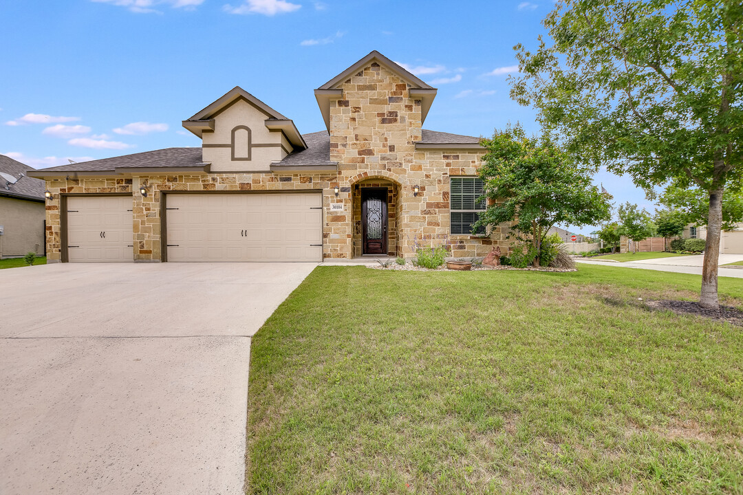 30104 Cibolo Oaks in Fair Oaks Ranch, TX - Building Photo